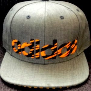Adidas snap back cap